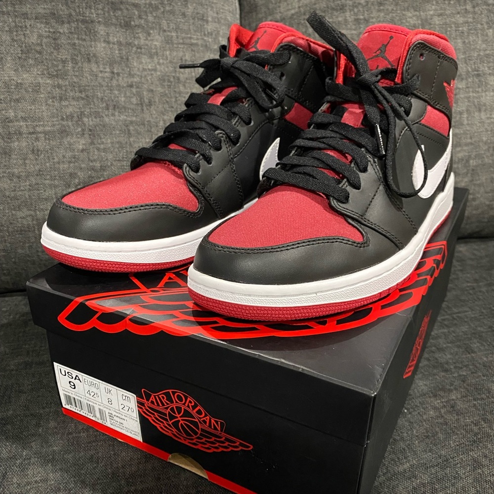 ❌SOLD❌ NIKE AIR JORDAN — Jordan 1 Mid Black Gym Red White